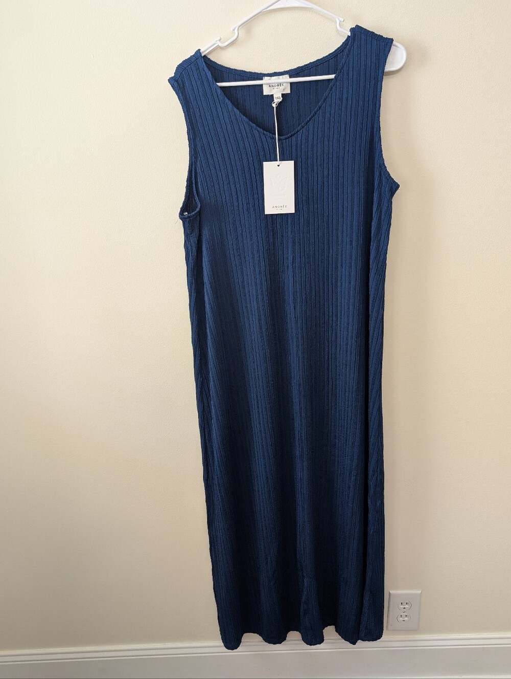 Andree by Unit Women's Navy Textured V-Neck Sleeveless Maxi Dress Size S,M,L New
